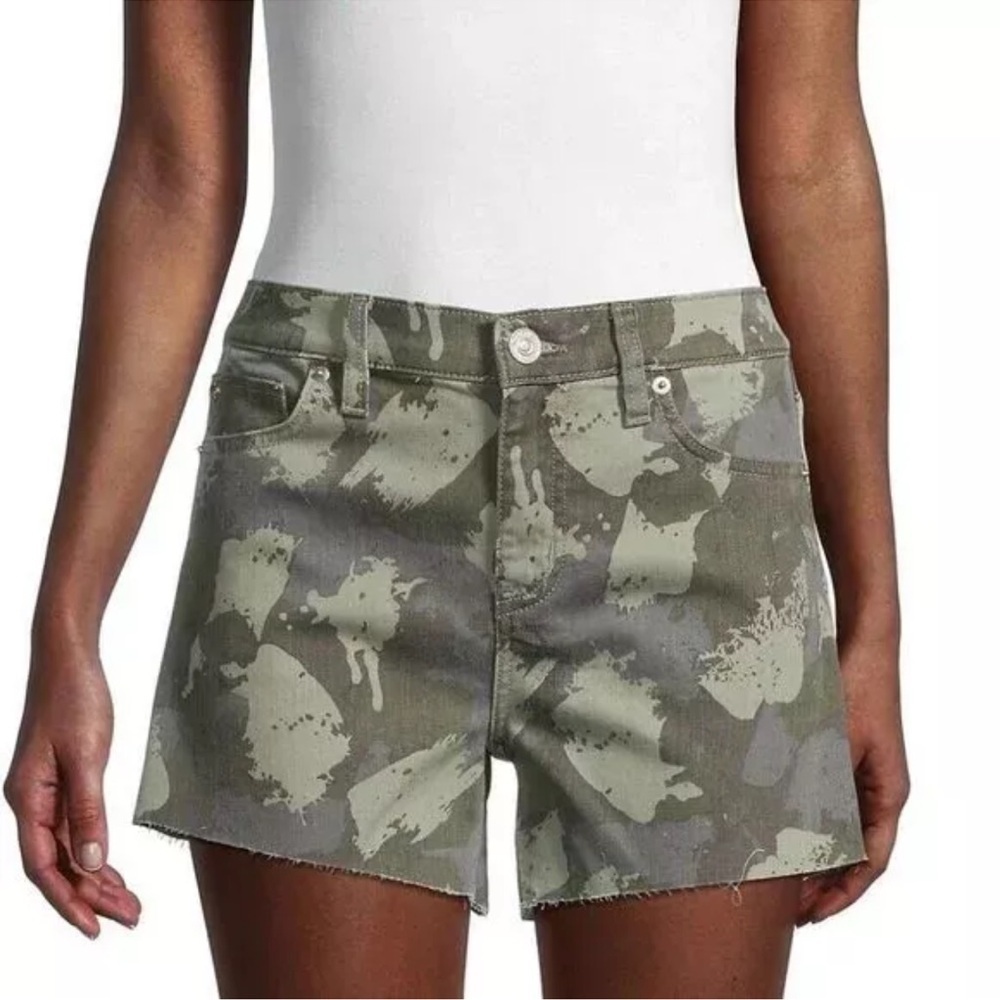 Hudson Gracie Midrise Cut Off Shorts Camo